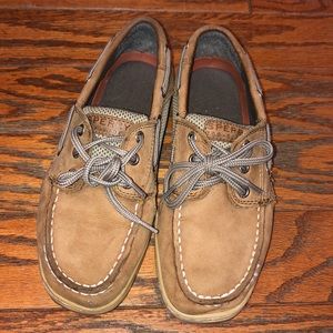 Brown sperrys ( boat shoes)